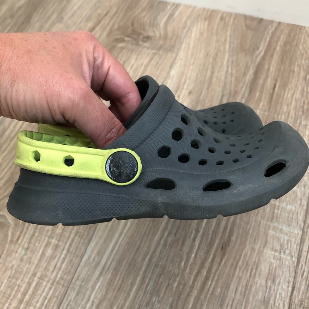 Slip on water shoes